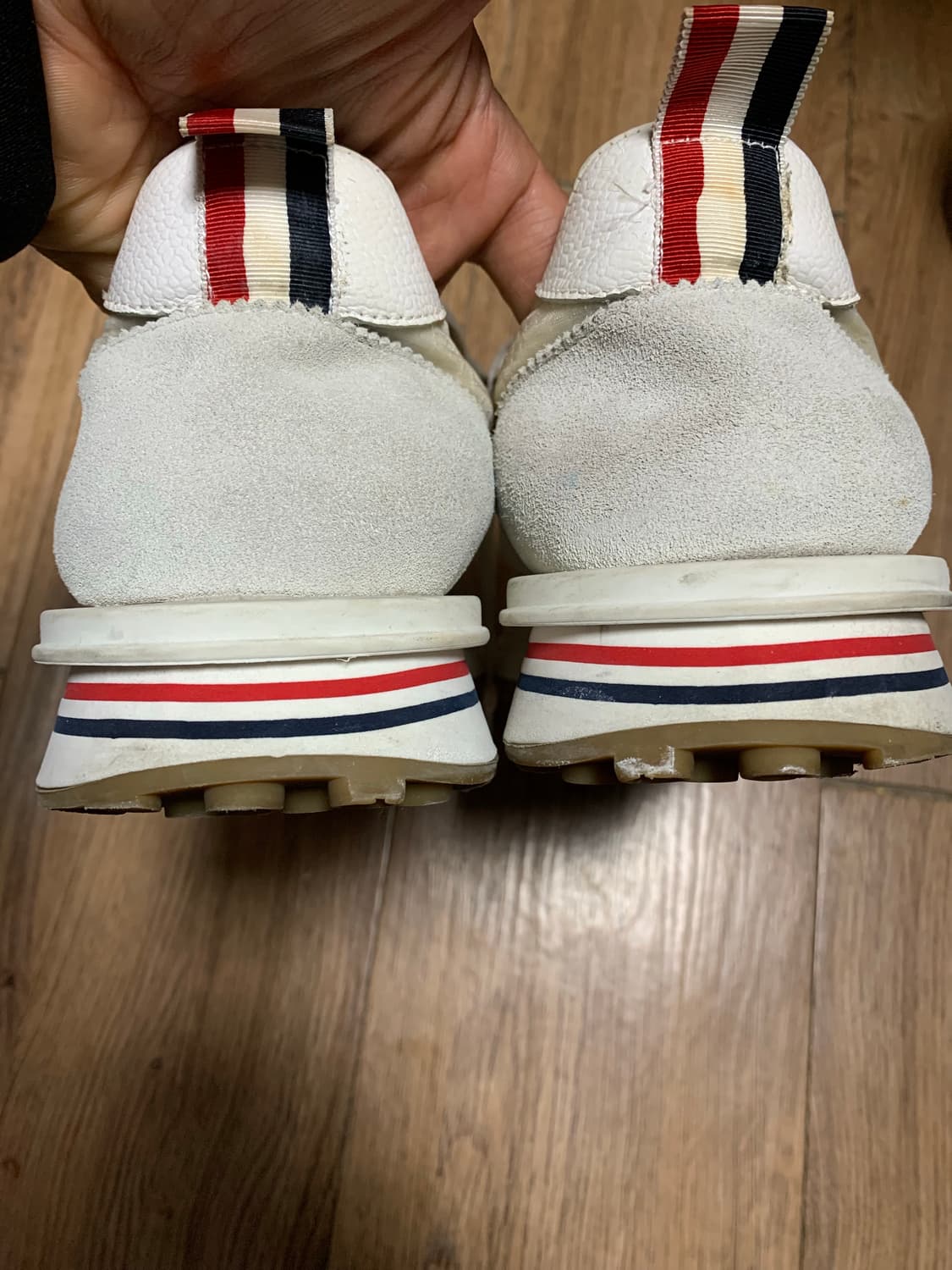 톰브라운 스니커즈 화이트  (41) (265) 상품이미지2