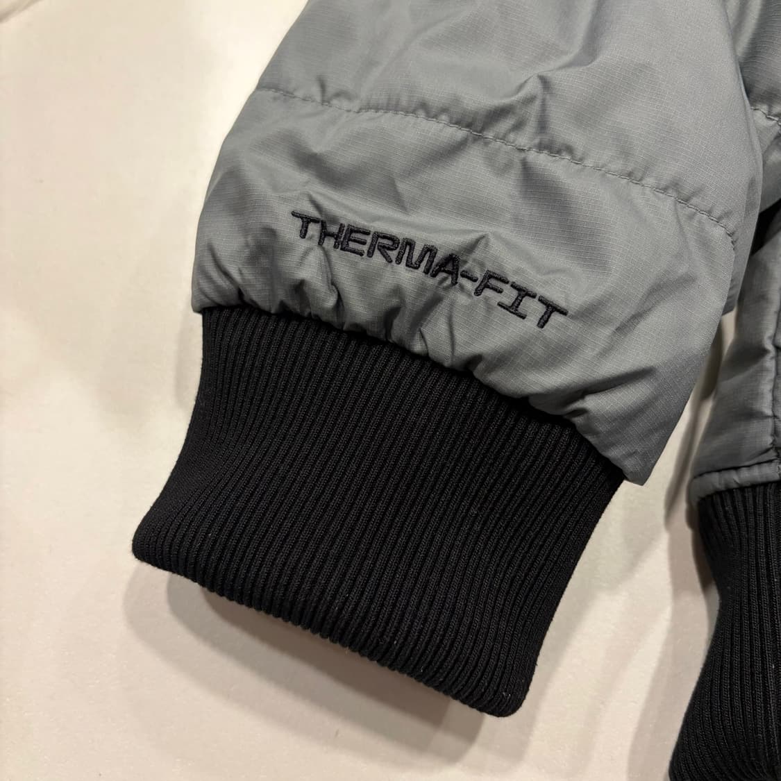 [M] 나이키 써마핏 리버시블 패딩 점퍼 그레이 블랙 B749 상품이미지10