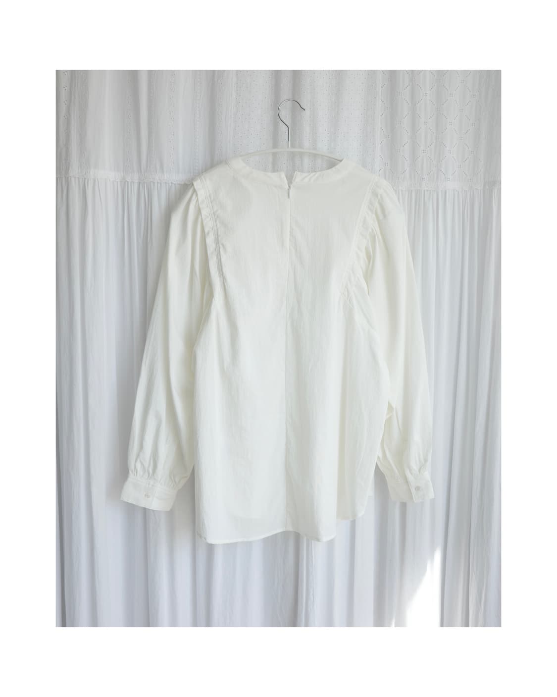 White pintuck blouse 상품이미지6