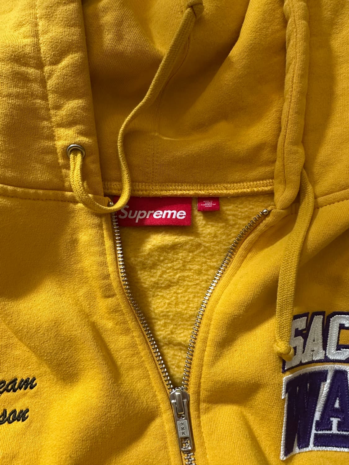 슈프림 2024 후드집업 상품이미지3