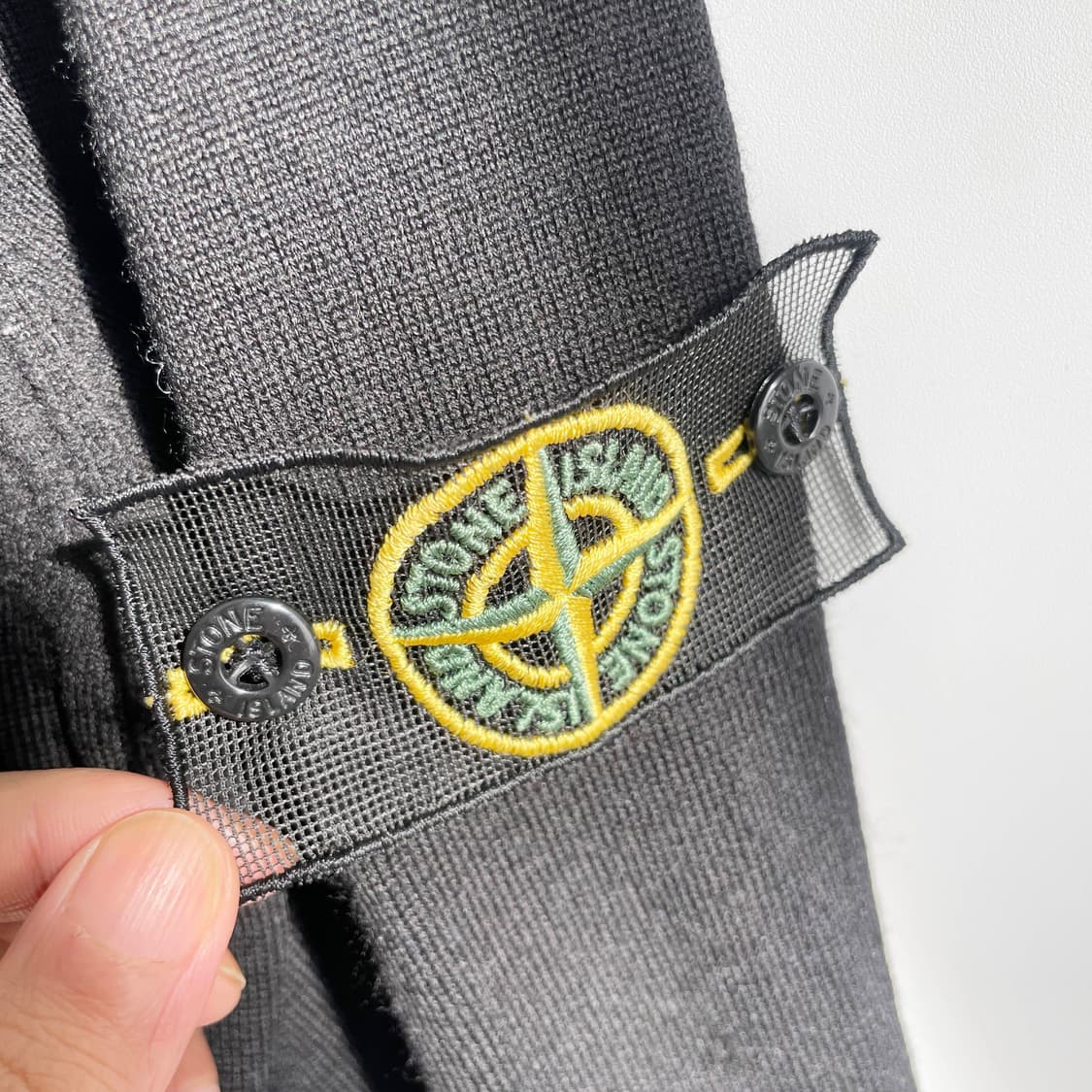 A2 스톤아일랜드 니트 가디건 105사이즈 상품이미지3