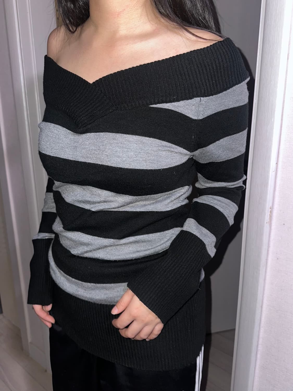 빈티지 스트라이프 오프숄더 니트 상품이미지1