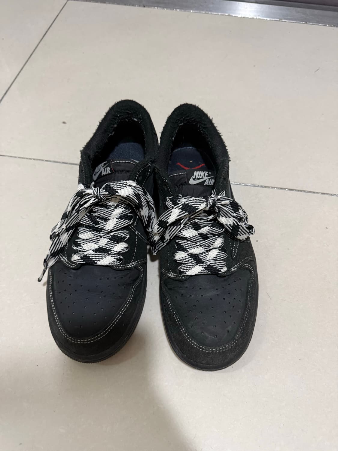 나이키 조던1 트래비스 스캇 블랙 팬텀 상품이미지2