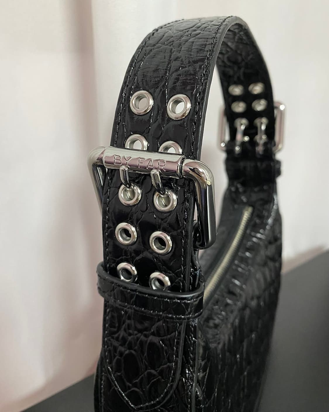 바이파 BY FAR 미니 소호 숄더백 상품이미지7