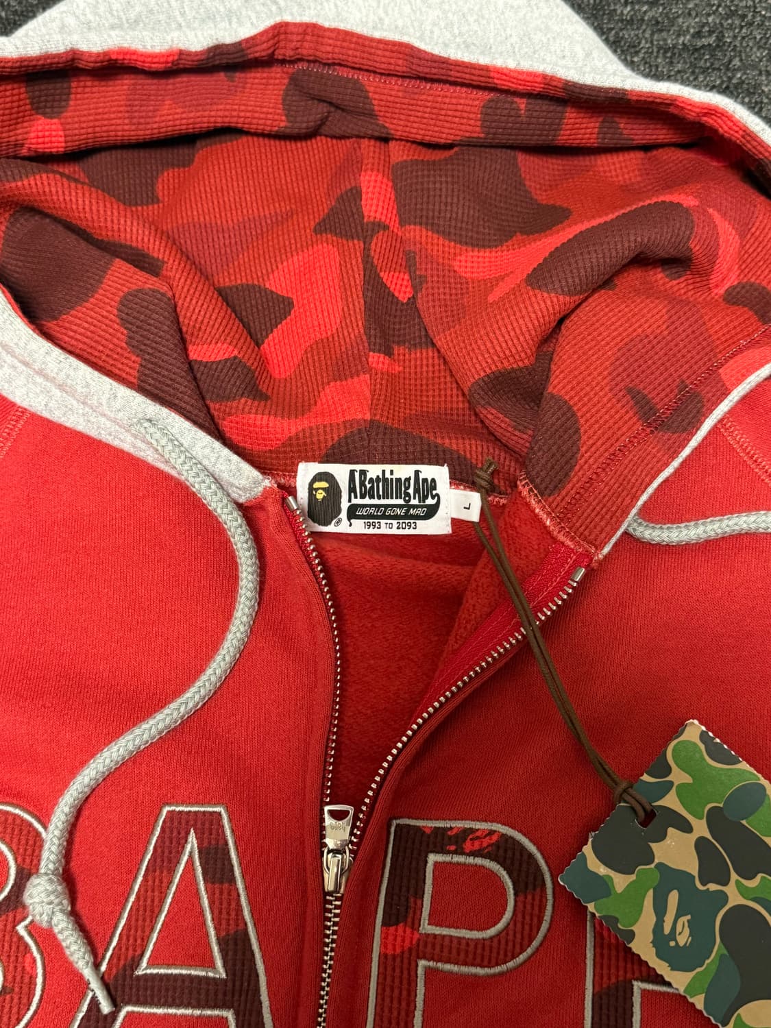 [L] 베이프 컬러 카모 써멀 패치 루즈핏 후드 집업 레드 상품이미지2