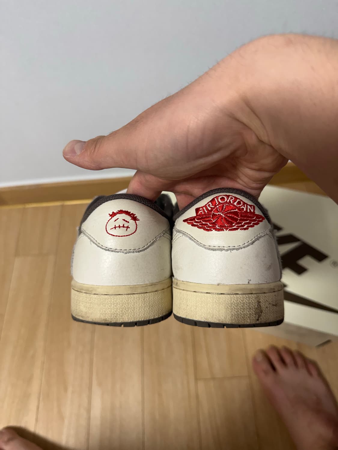 트레비스 스캇 조던 1 270 리버스 모카 상품이미지1