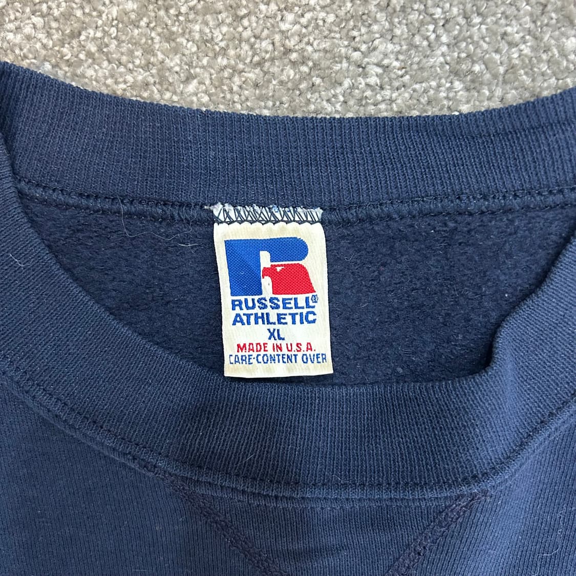 러셀 애슬레틱 네이비 맨투맨 상품이미지3