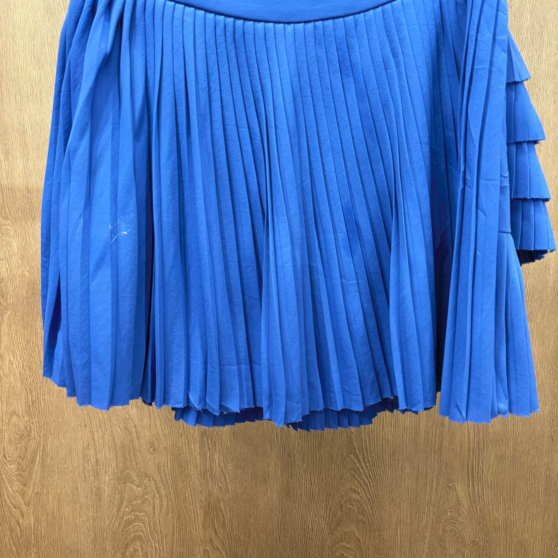 모스키노 진스 플리츠 미니 스커트 언밸런스 레이어드 디테일 플레어핏 블루 상품이미지5