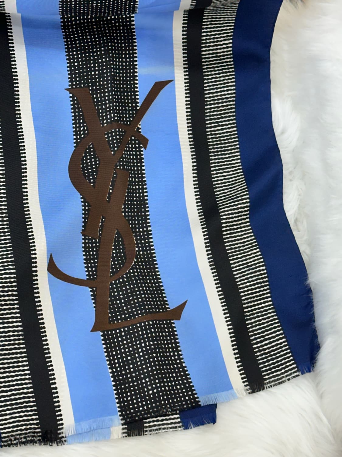 입생로랑 실크 머플러 상품이미지7