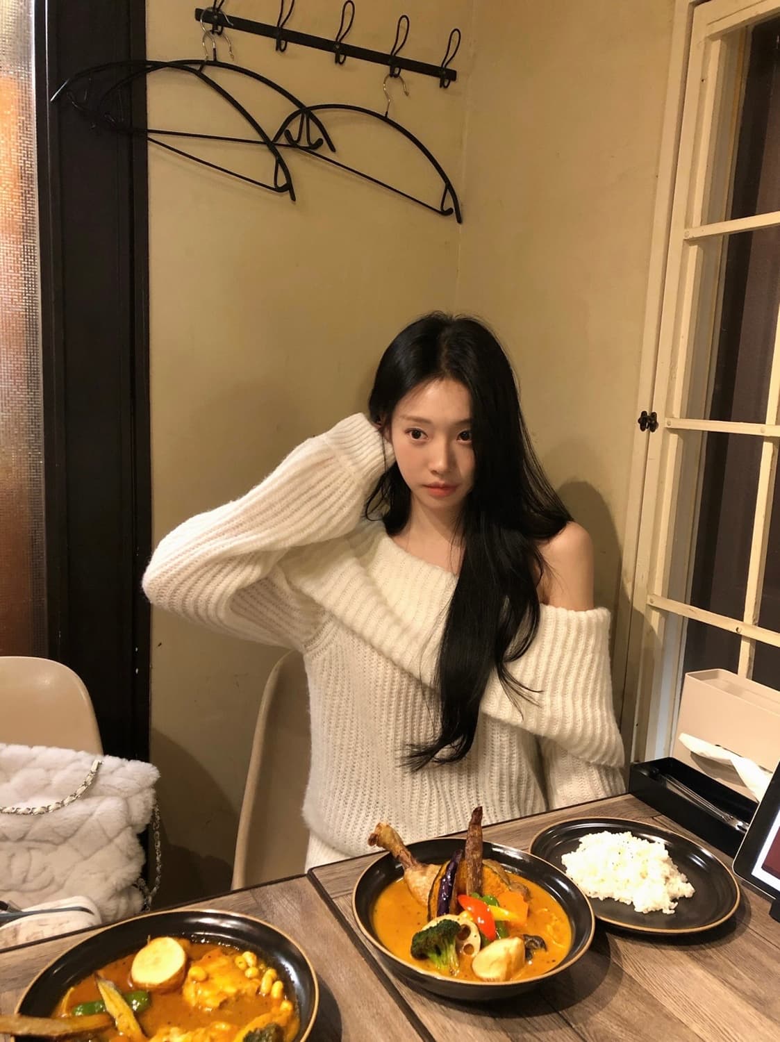 샵리즈 더위시 Leeds 원숄더 니트 아이보리 상품이미지2