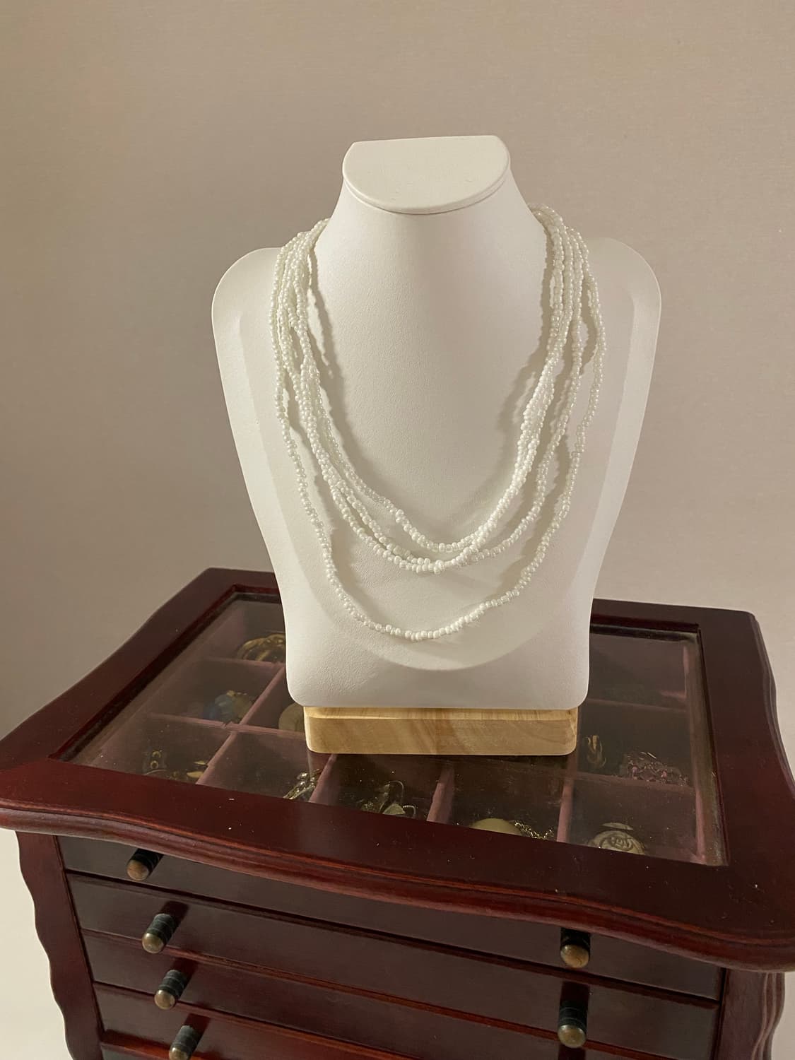 화이트 진주알색상 비즈 롱 목걸이 상품이미지1