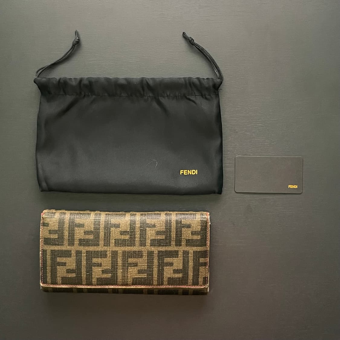 [정품] 펜디 주카 FF 지갑 장지갑 핑크 안감 상품이미지2