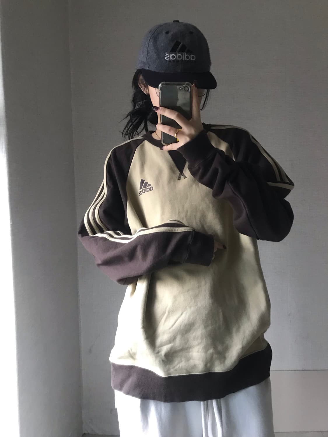 아디다스 베이지 브라운 00s 나그랑 맨투맨 상품이미지1