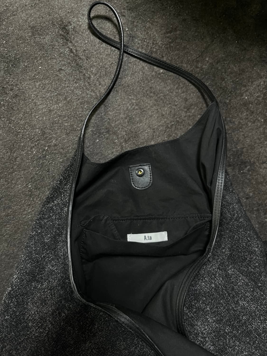 A.ta VISIBLE BAG (BLACK /BLACK) 상품이미지2