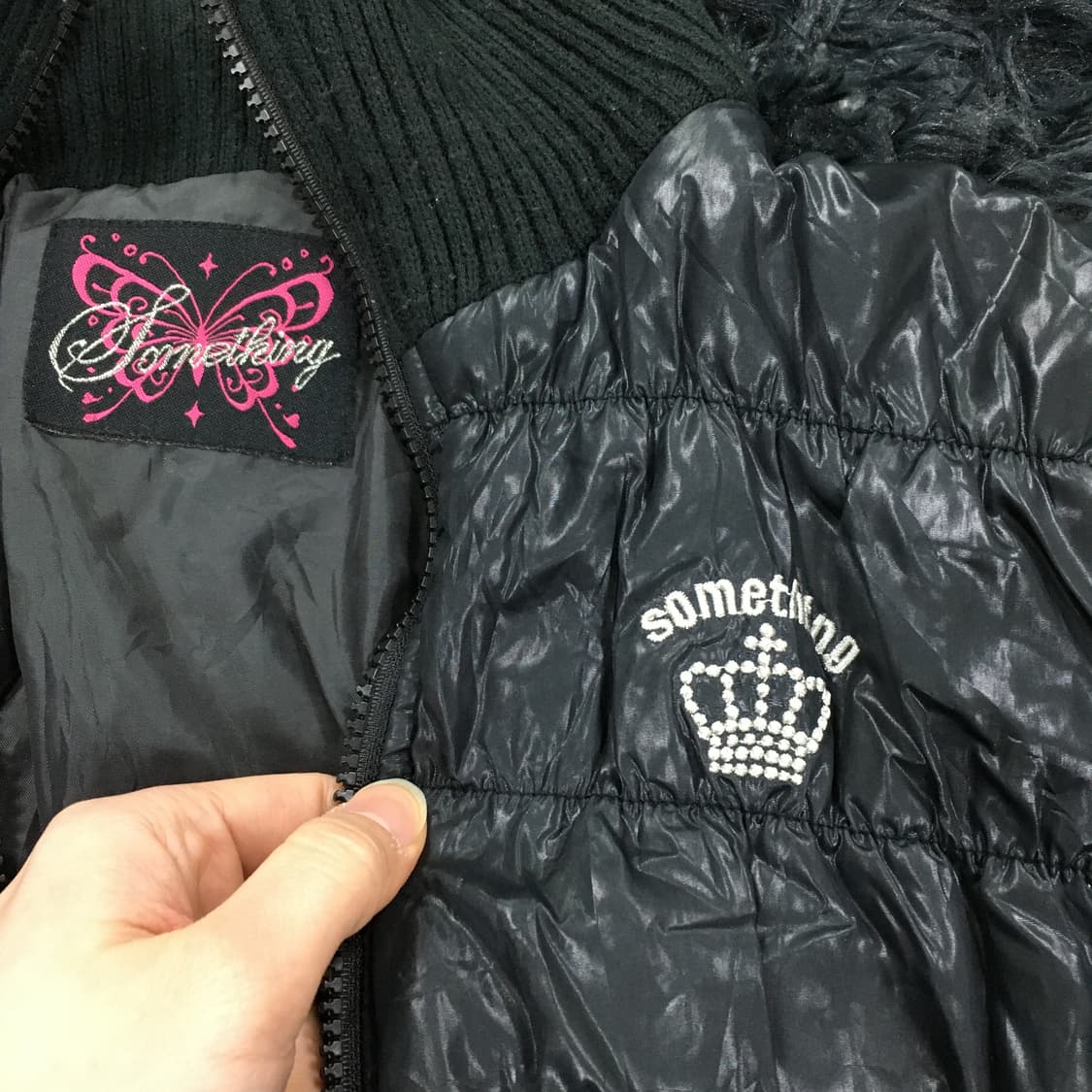 투티/0304 SOMETHING JPN 빈티지 숏패딩 유광 블랙 Y2K 상품이미지5