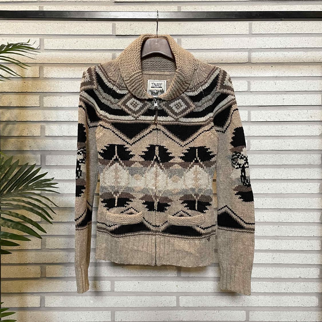 Aritzia TNA 코위찬 니트 집업 가디건 아즈텍 패턴 디테일 베이지 상품이미지2