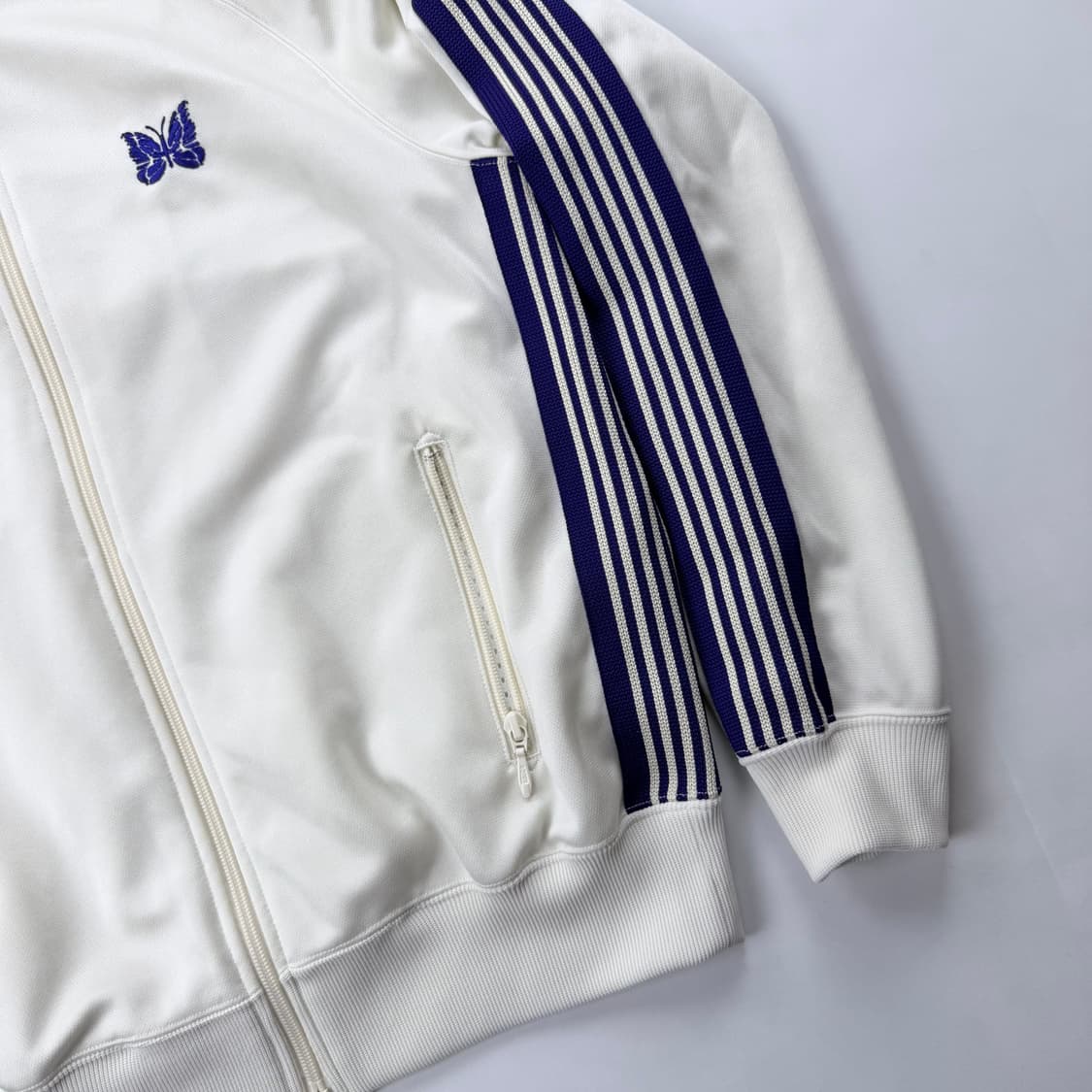 니들스 트랙 자켓 아이스화이트 퍼플라인 상품이미지4