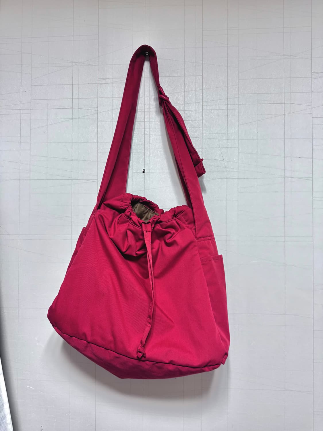 유니클로 소프트퍼피숄더백 레드 상품이미지1