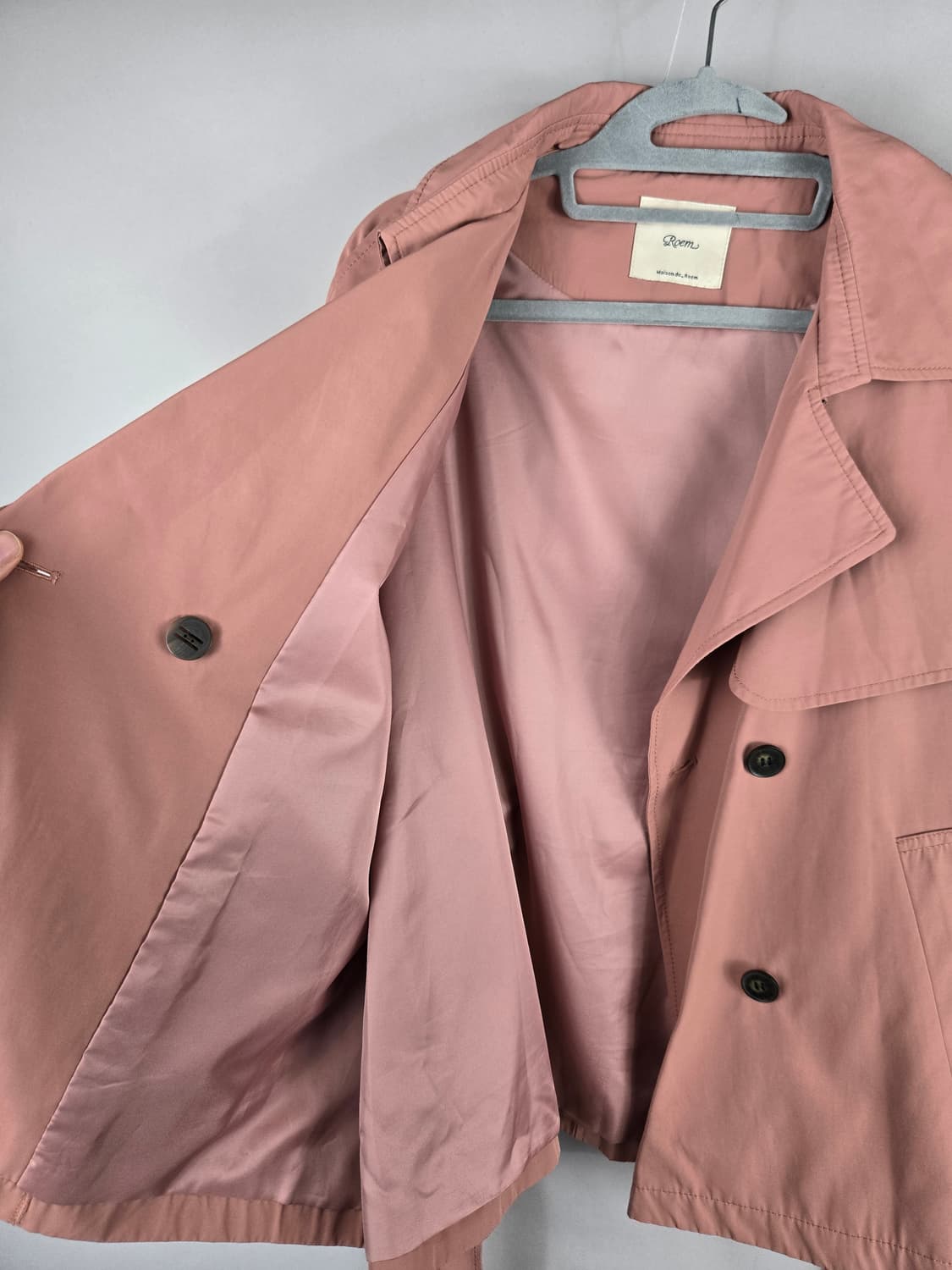 [무료배송]로엠 85-95-160 여성 루즈핏 숏 트렌치코트 핑크 상품이미지7