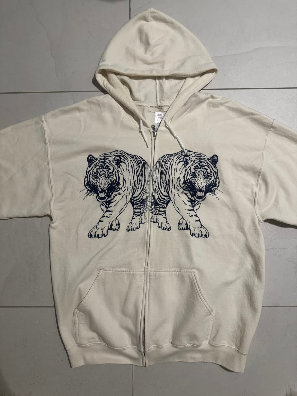 Urban outfitters 프로젝트 소셜 집업 후디 상품이미지3