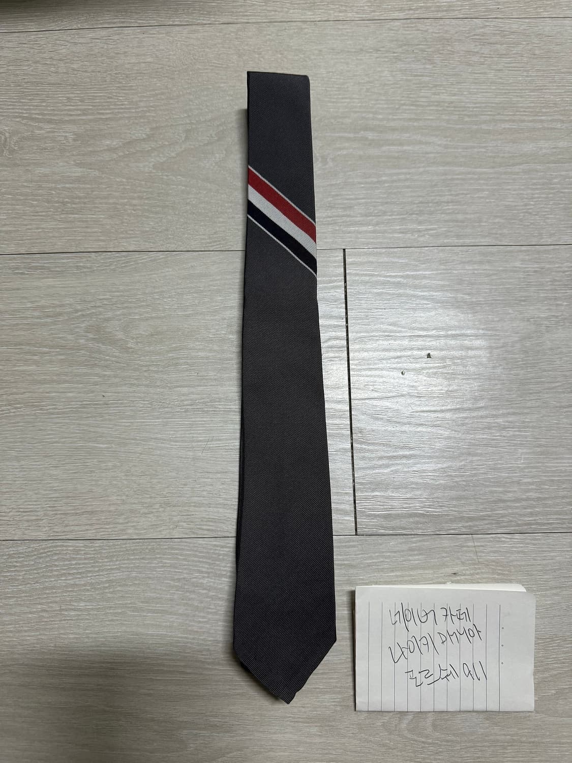 [F] 톰브라운 엔지니어드 실크 사선 삼선 넥타이 타이 (국내 매장판) 상품이미지3