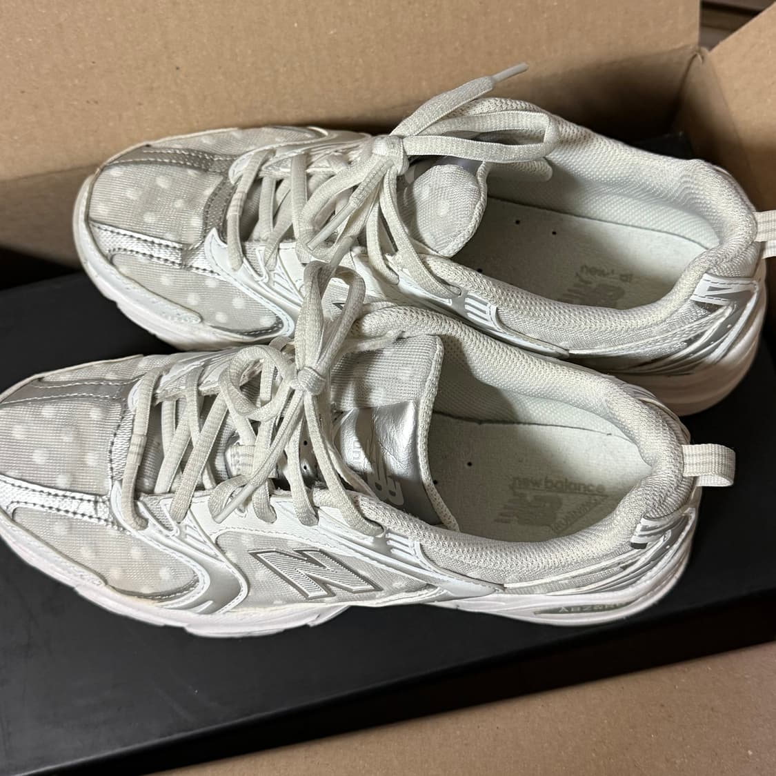 뉴발란스 530 화이트실버 메탈릭 도트 (245) 상품이미지1