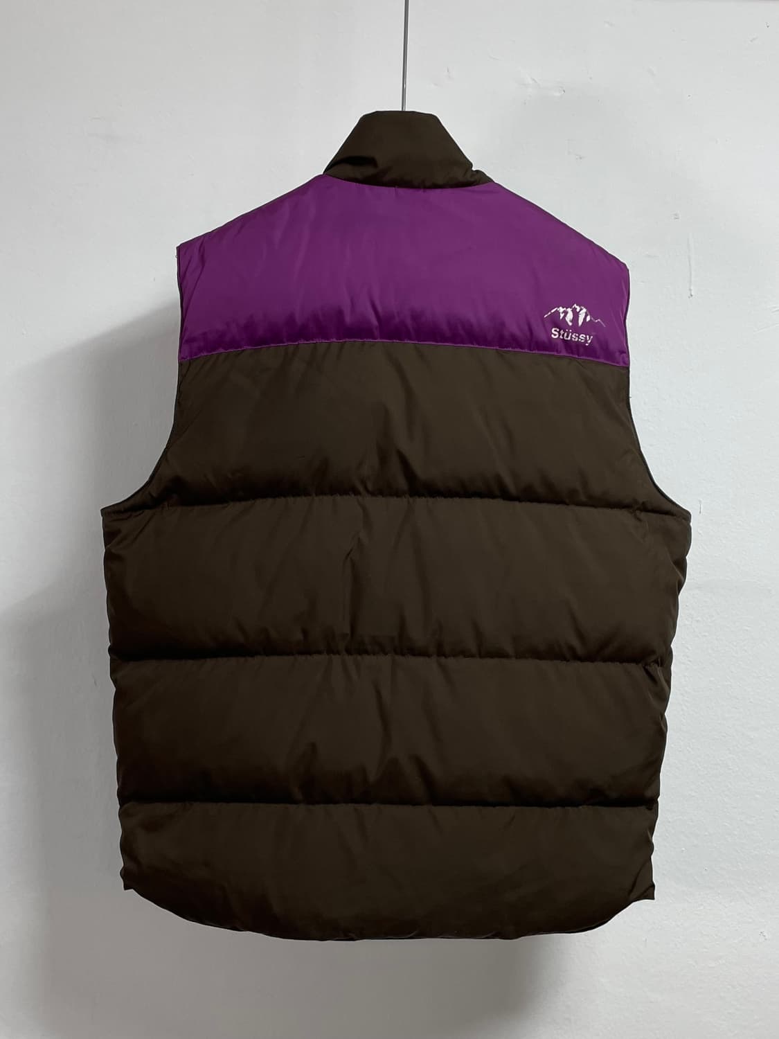 스투시 투톤 오버핏 베스트 다운패딩 (on.370) 상품이미지2