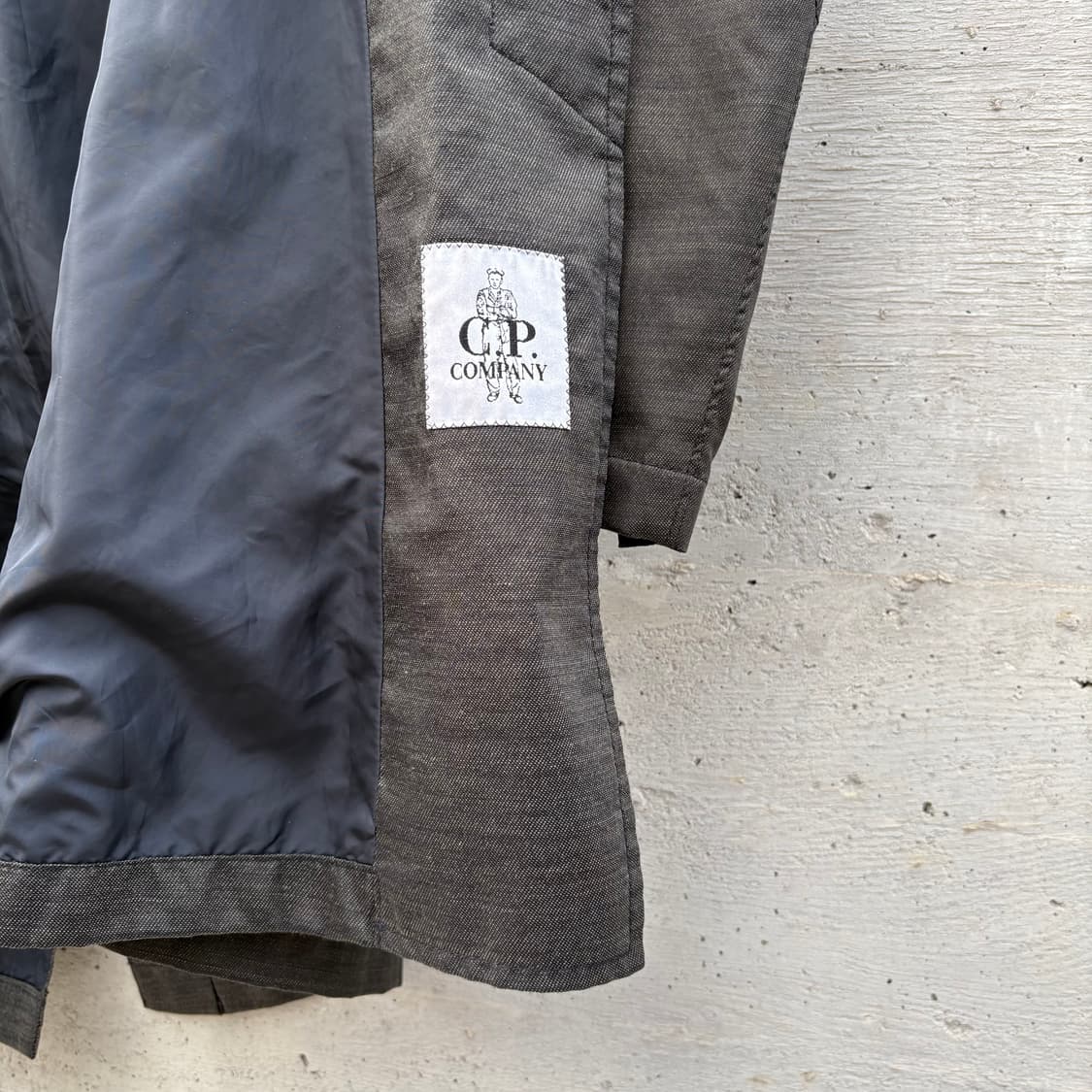 씨피컴퍼니 글로시 다크 올리브 맥코트 상품이미지8