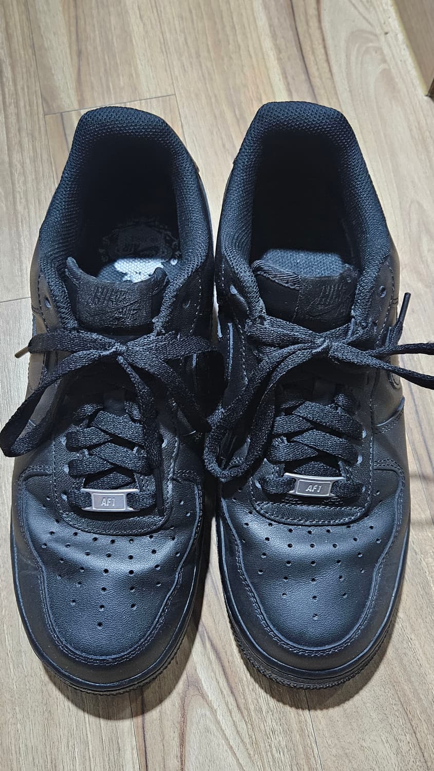 나이키 에어포스 1 '07 로우 트리플 블랙 상품이미지4