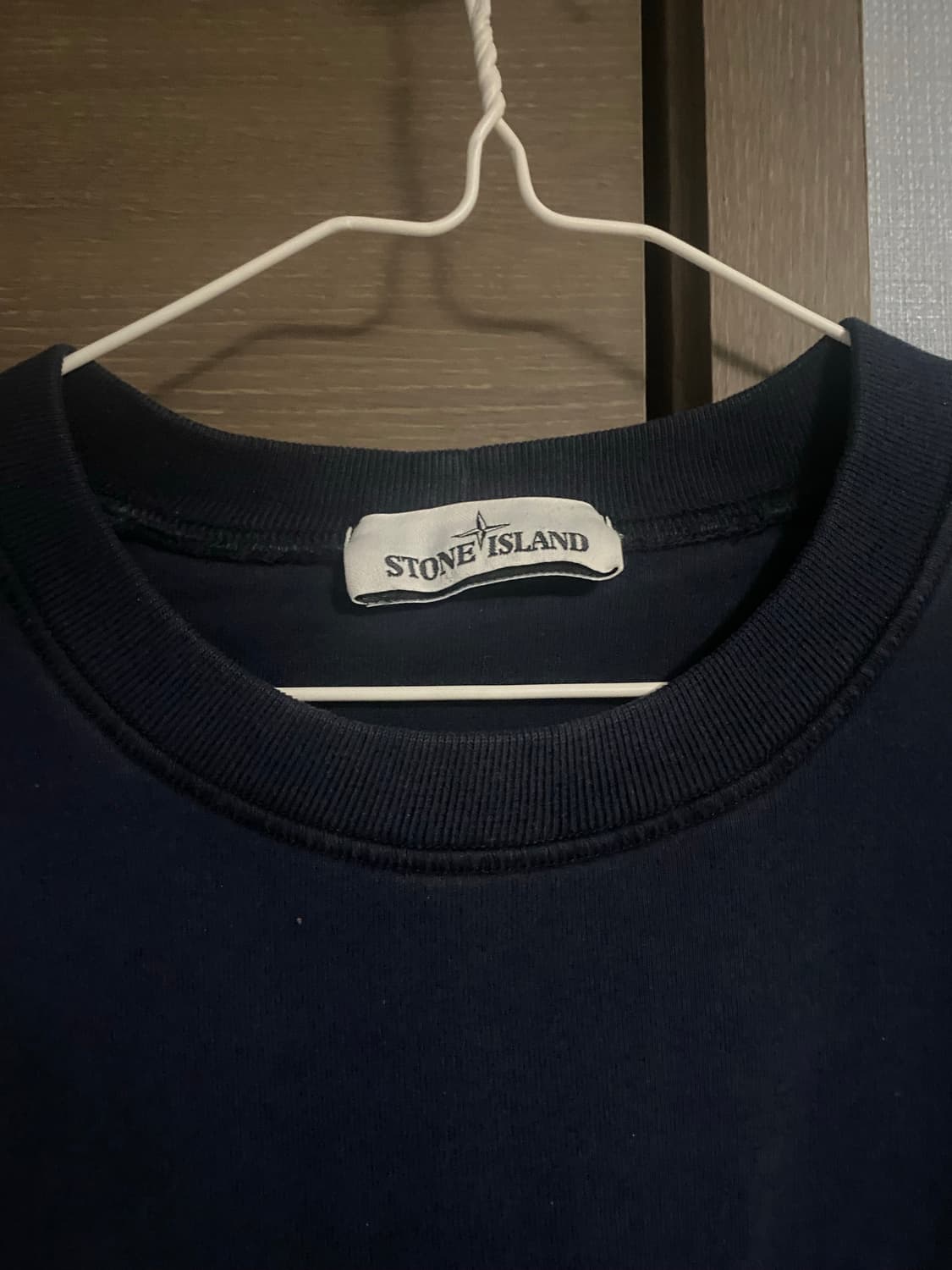 정품)스톤아일랜드 맨투맨 네이비M 상품이미지4