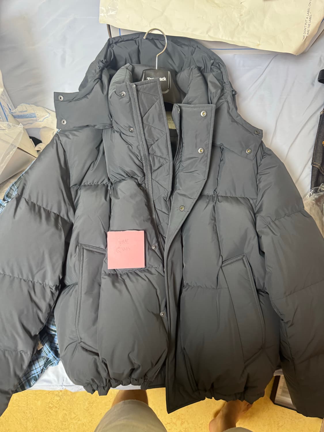 25fw 벨리에 크로스라인 패딩 100 미드나잇 그레이 상품이미지1