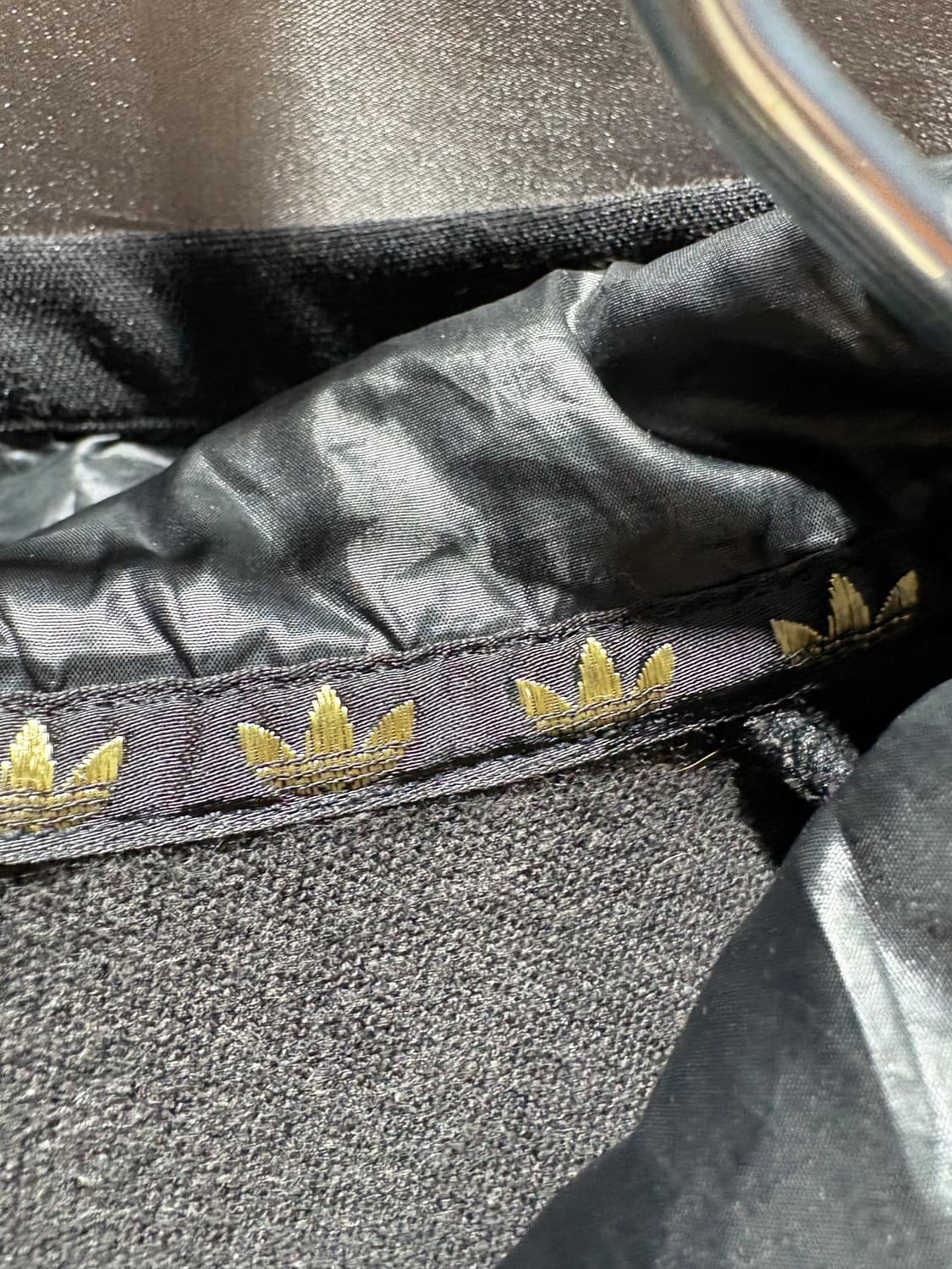 M 아디다스 골드로고 블랙 후드 트랙탑 상품이미지5