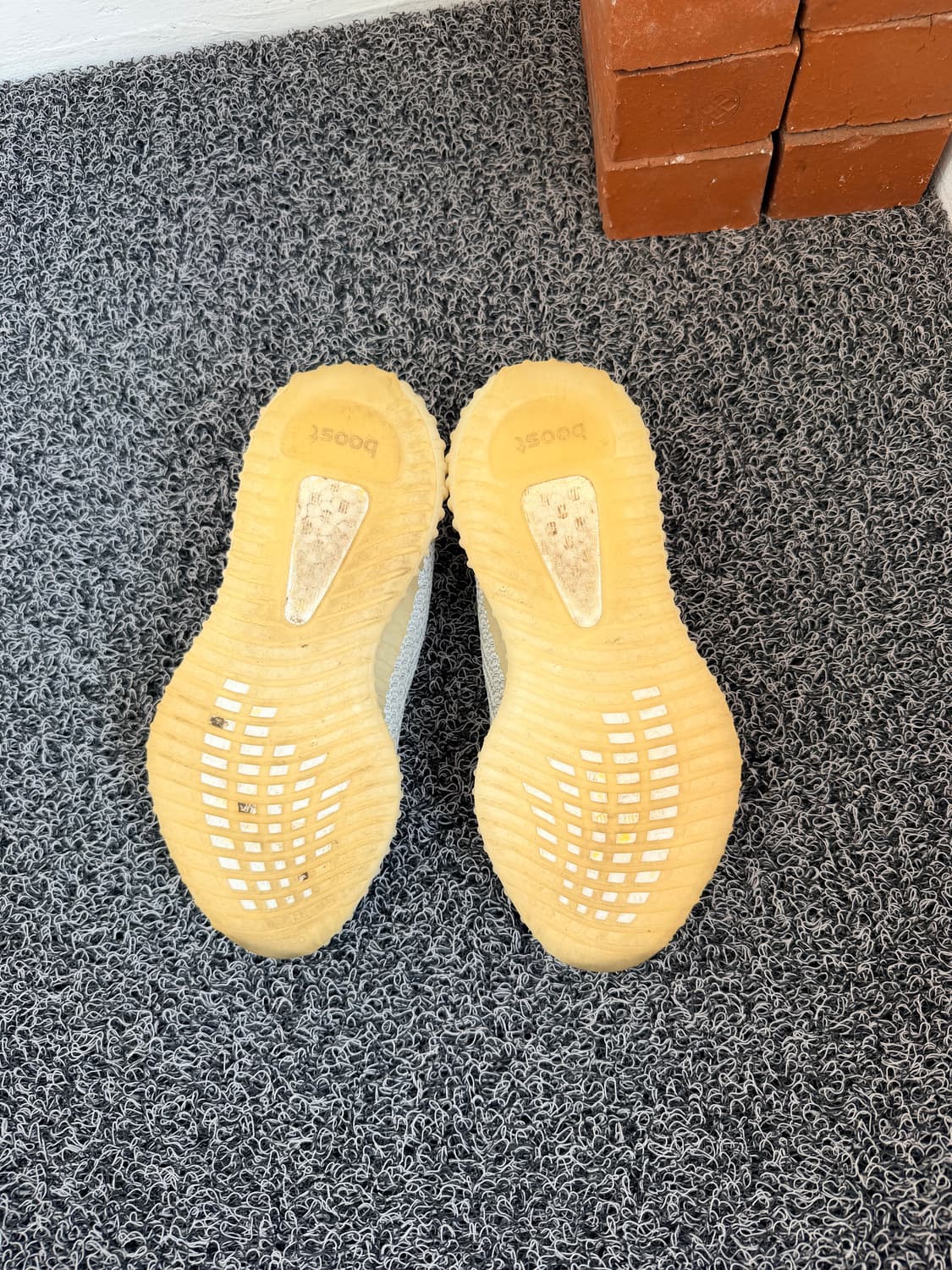 아디다스 이지 부스트 350 V2 클라우드 화이트 235 상품이미지5