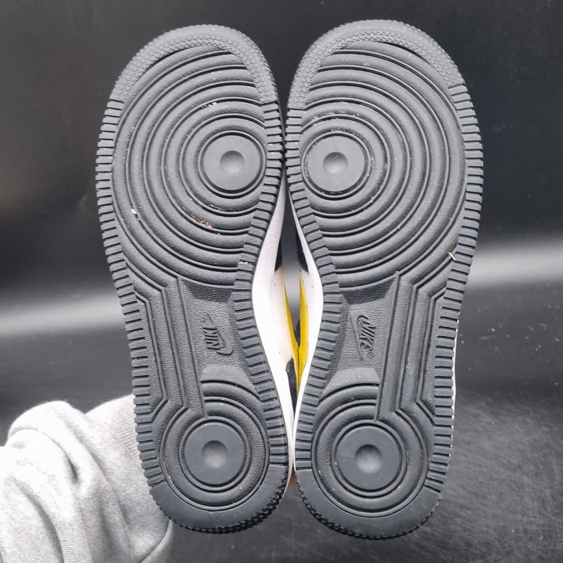 나이키 에어포스1 애슬레틱클럽블랙운동화235 상품이미지3