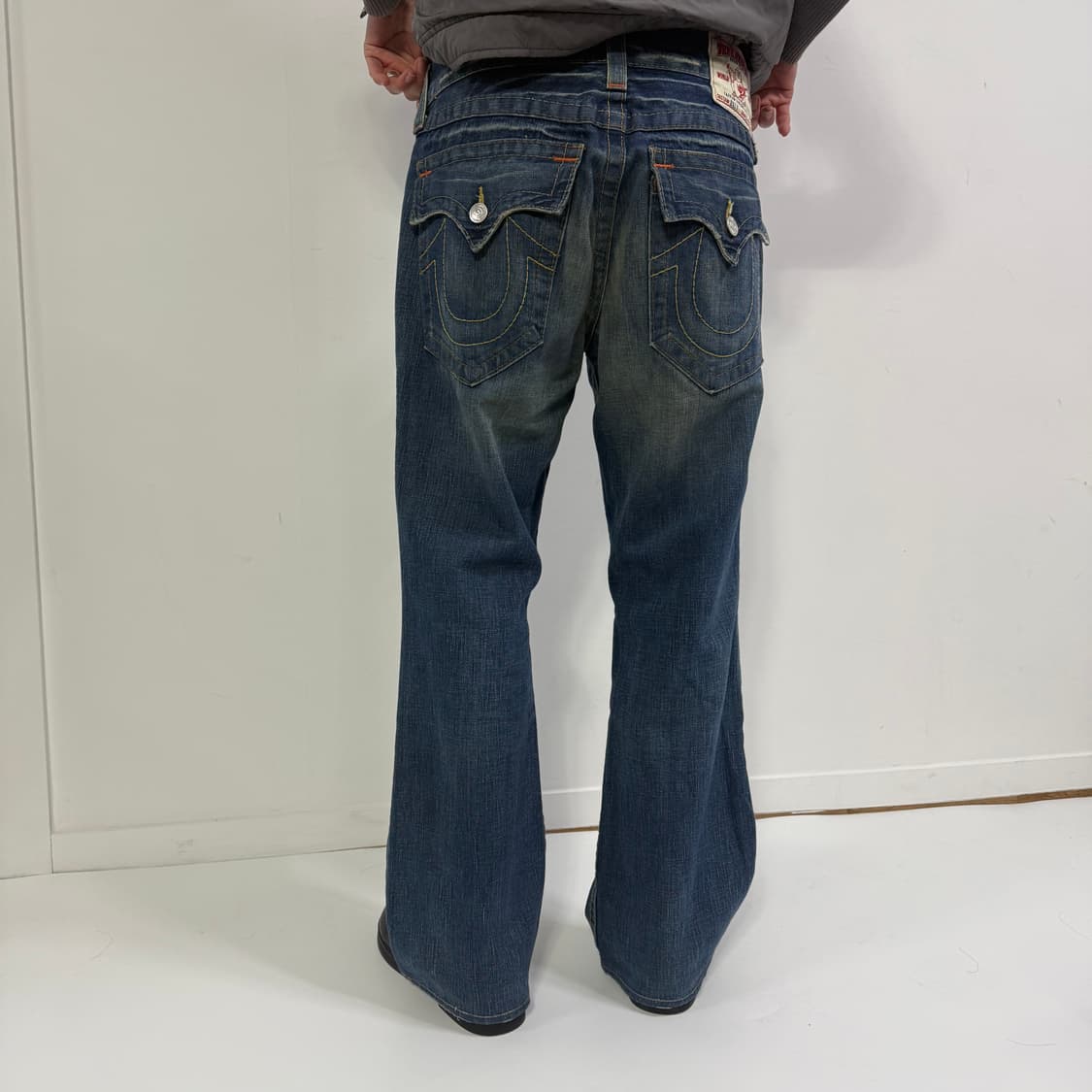 트루릴리전 부츠컷 데님팬츠  상품이미지4