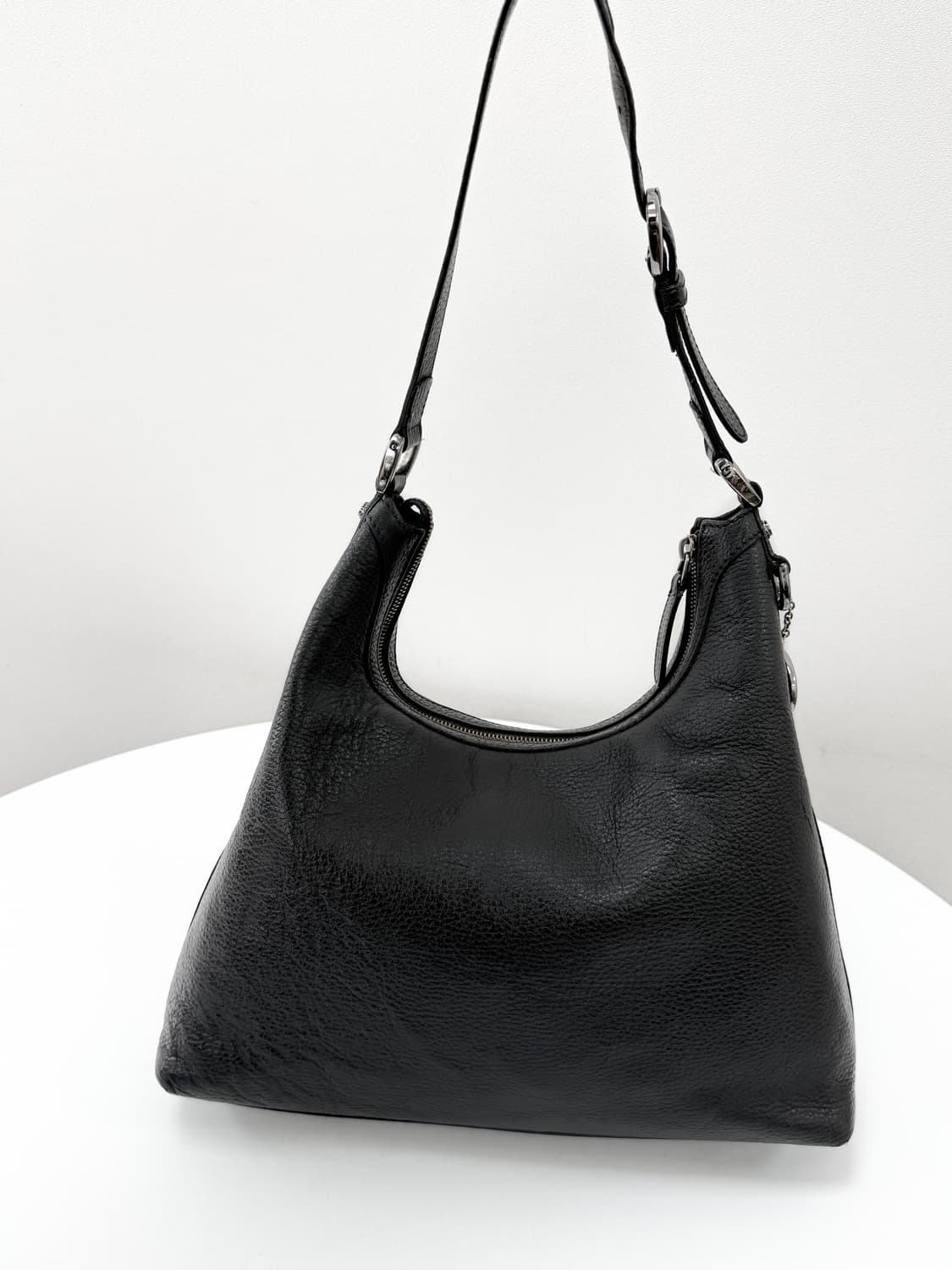 구찌 레더 참 호보백 상품이미지4