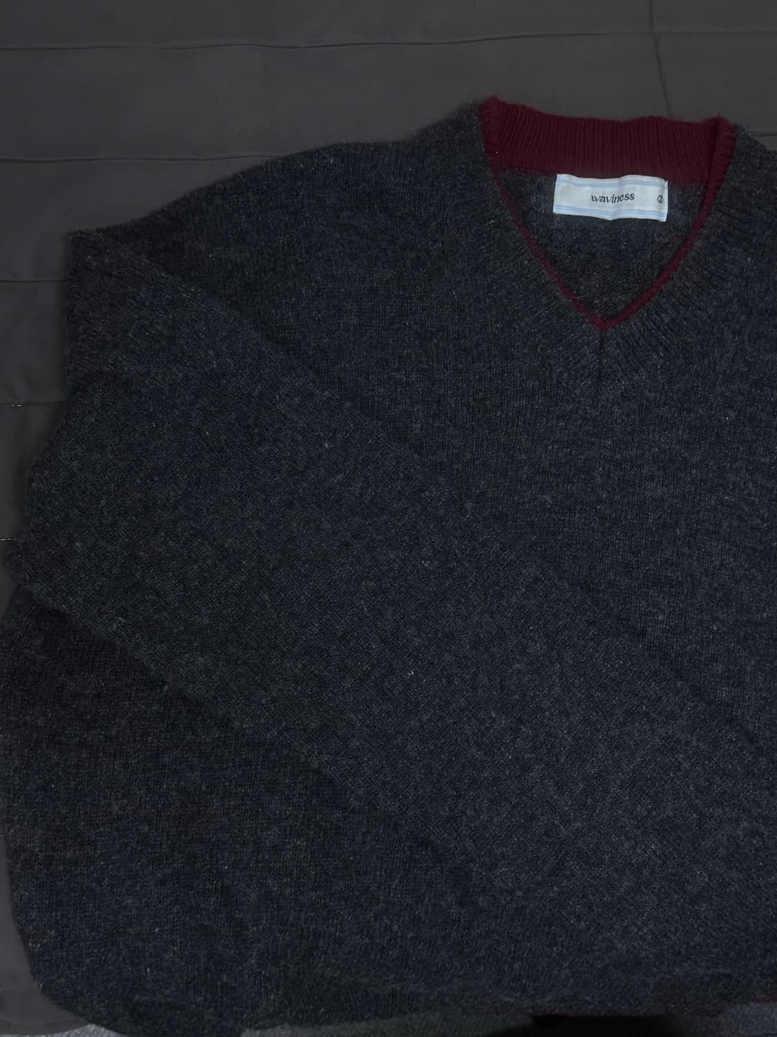 [급처] 웨이비니스 브이넥 니트 상품이미지2