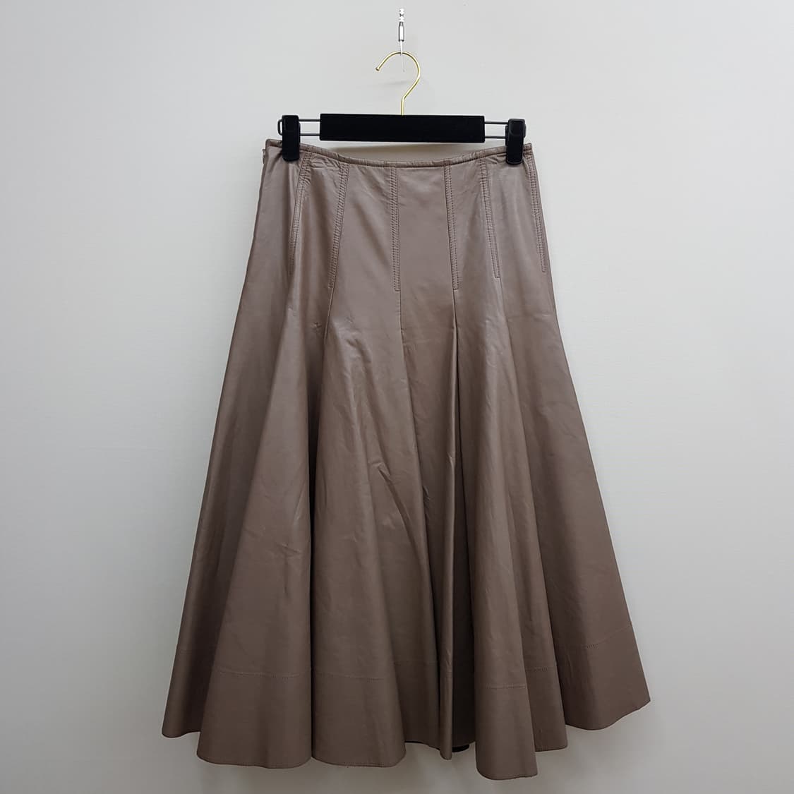 한섬 랑방 2020 플레어 레더 스커트 61-90사이즈 상품이미지3