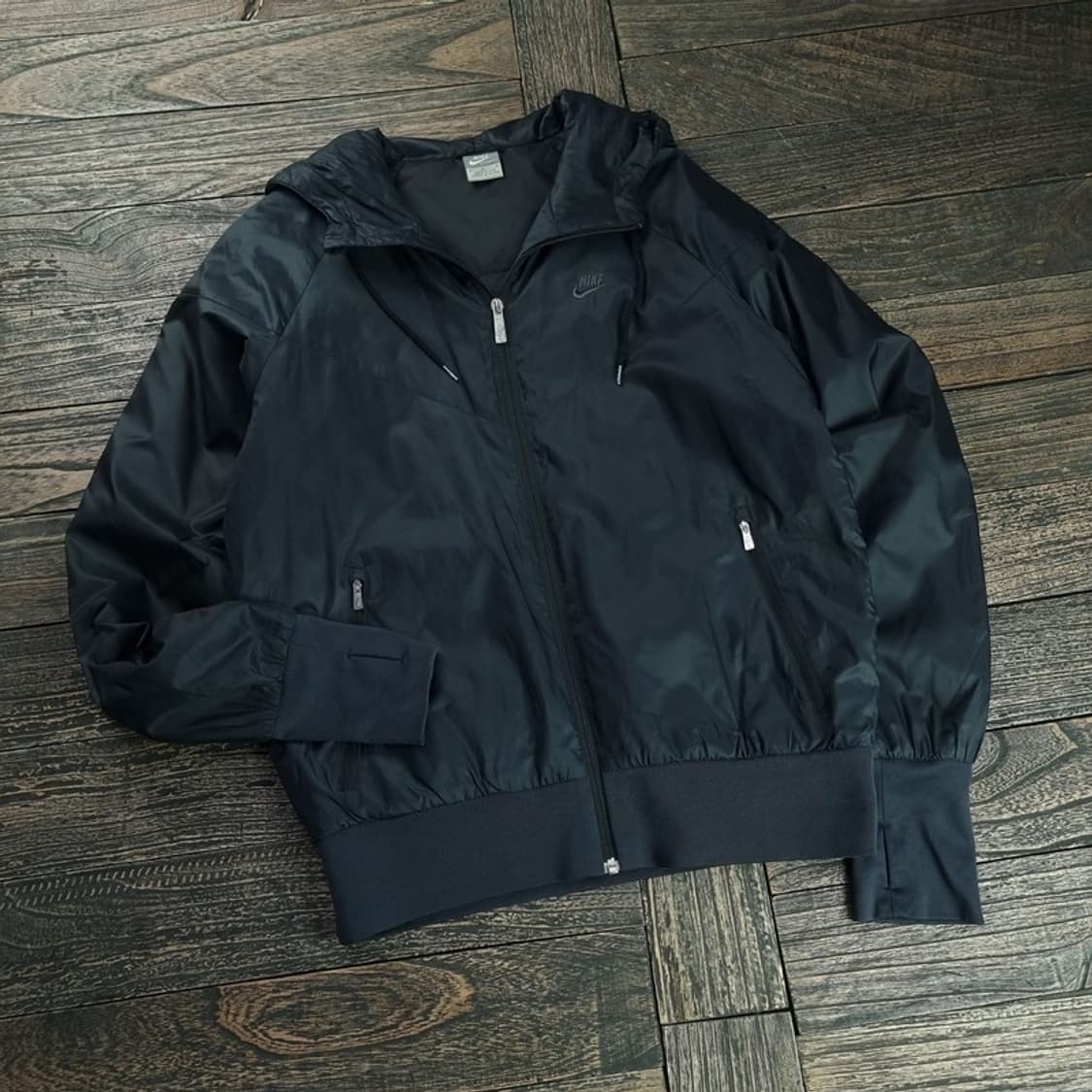 [나이키] 로고 프린팅 윈드러너 후드 바람막이 자켓 블랙 M18767 상품이미지1
