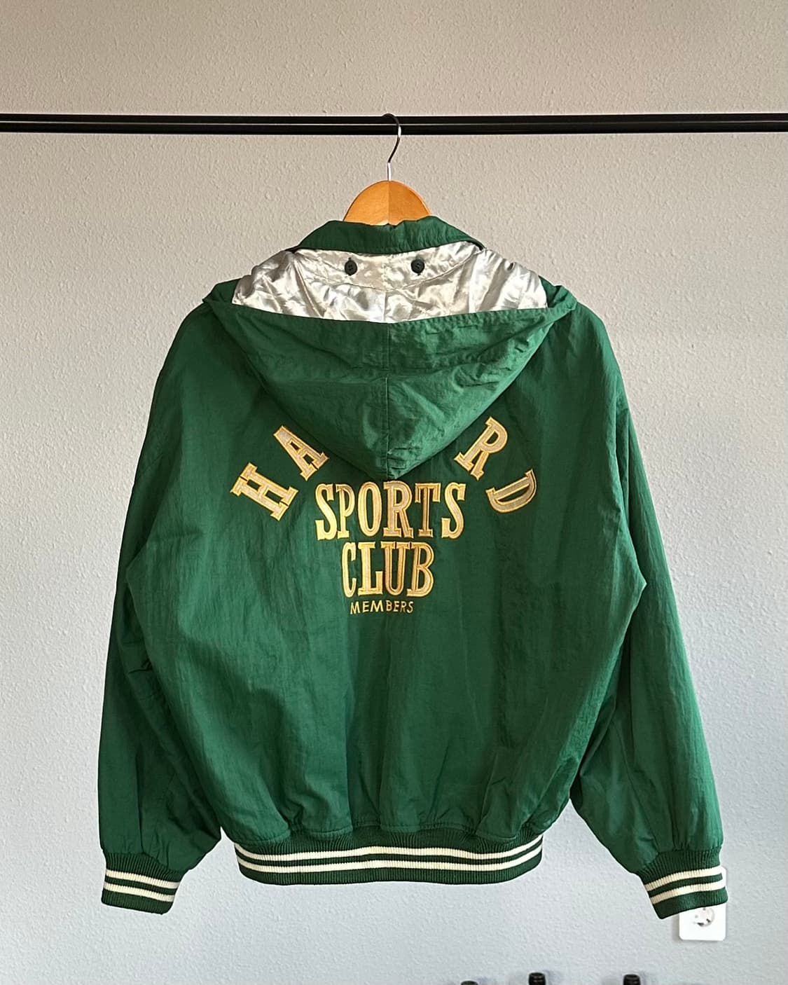 [M]JPN 하버드 대학교 스포츠 클럽 패디드 나일론 바시티 자켓 상품이미지2