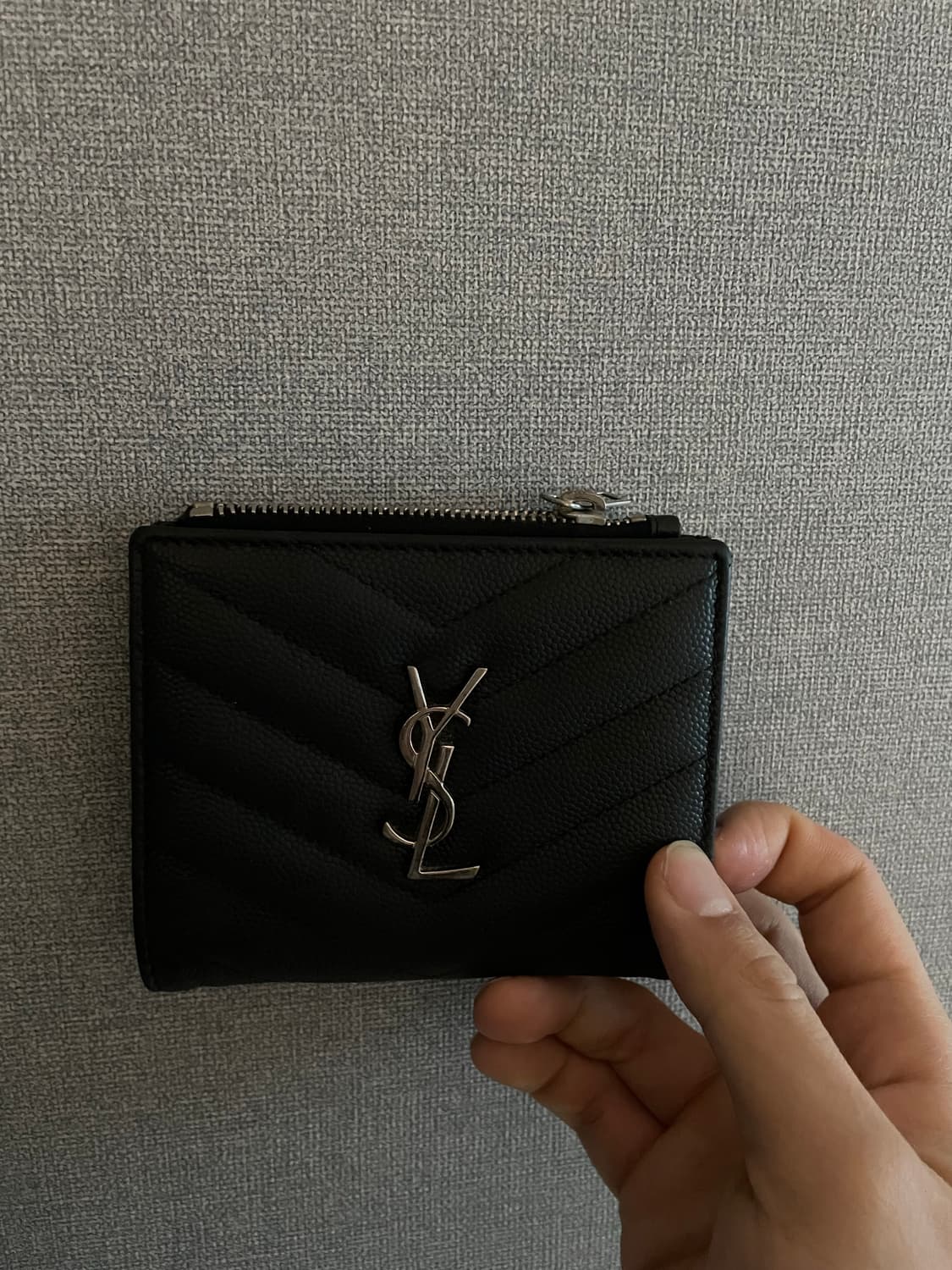 입생로랑 지갑 상품이미지1