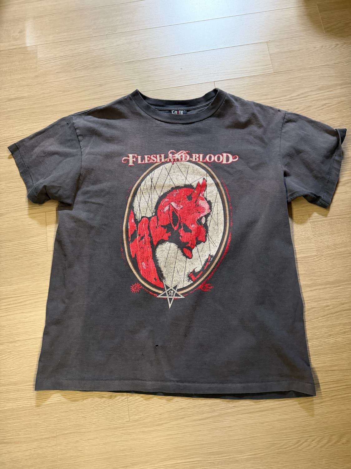 세인트미카엘 데빌 티셔츠 L사이즈 상품이미지1