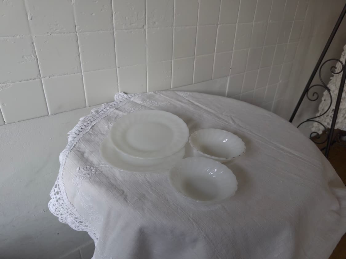 𝐀𝐧𝐜𝐡𝐨𝐫 𝐇𝐨𝐜𝐤𝐢𝐧𝐠 milk glass  상품이미지1