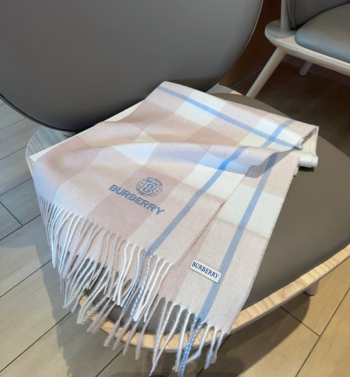 버버리 양면 머플러 램스울 100% 추동 단품
 상품이미지2