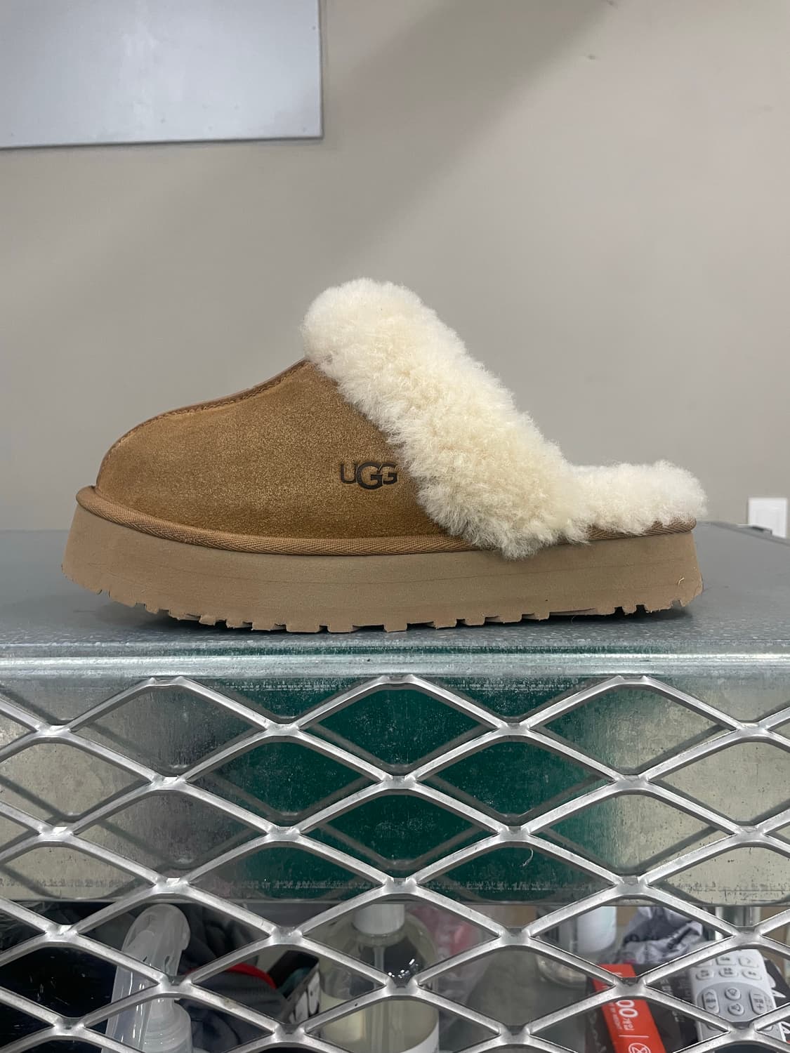 어그 디스케트 슬리퍼 체스트넛 240 상품이미지1