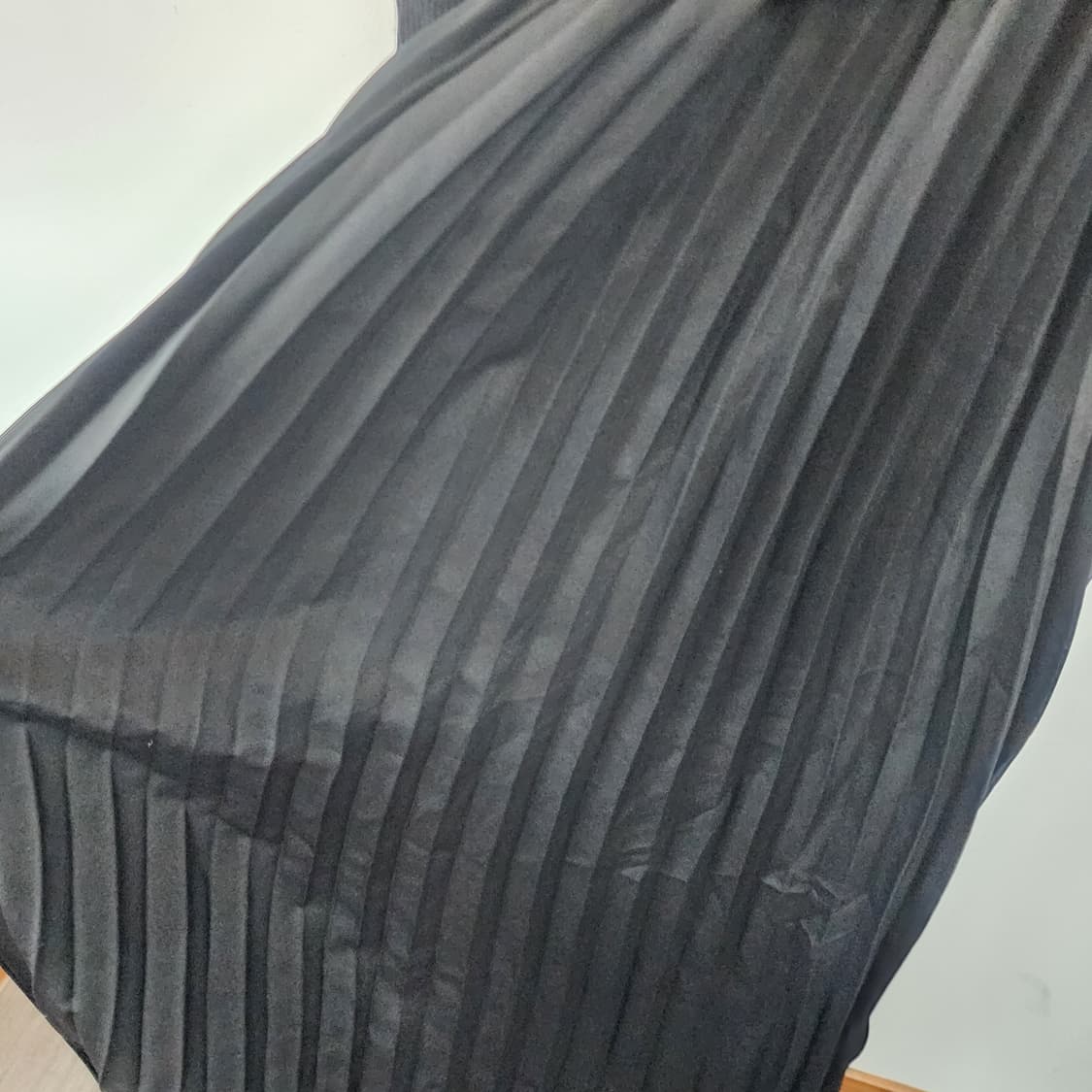 듀엘 니트 플리츠 롱 원피스 블랙 상품이미지5