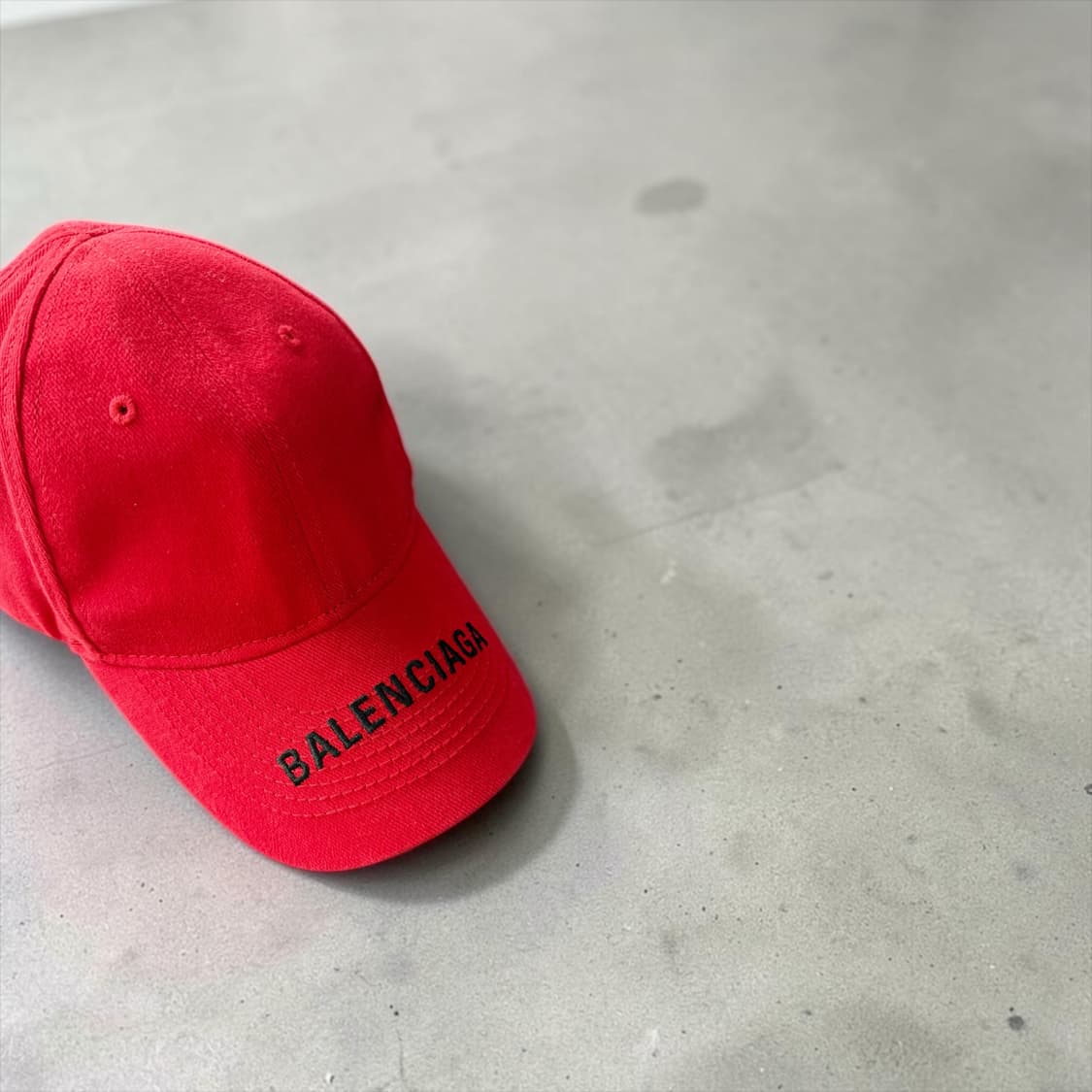 발렌시아가 자수 로고 레드 볼캡 상품이미지4