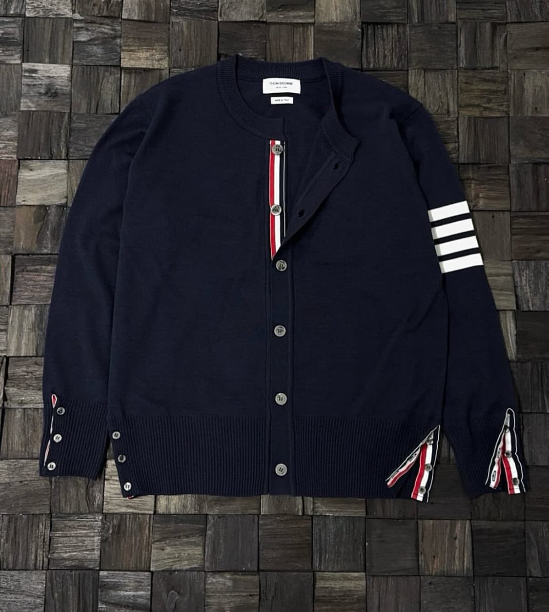 톰브라운 네이비 가디건 상품이미지1