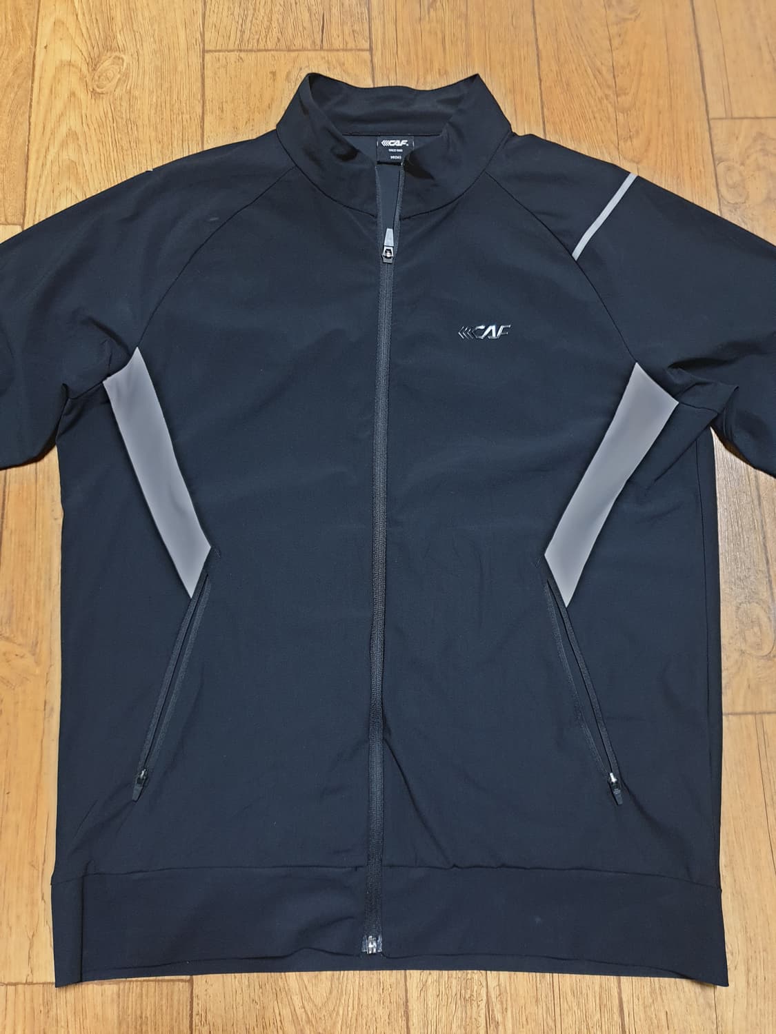 1081 르까프 운동복 집업 95 사이즈입니다 상품이미지1