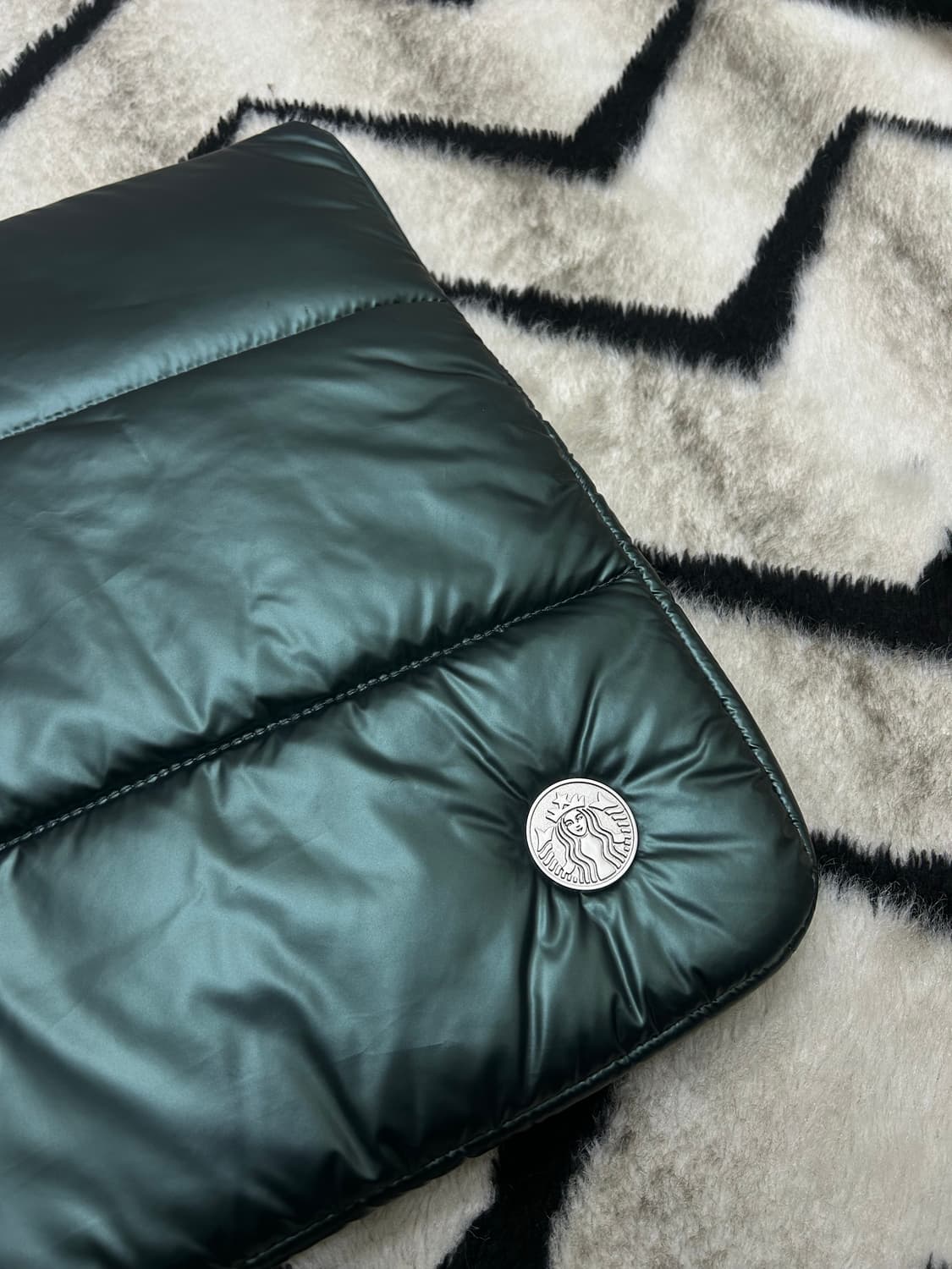 스타벅스 퀄팅 노트북 파우치/딥그린 상품이미지1